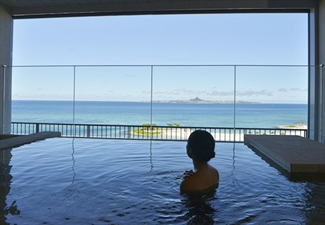 沖縄旅行、せっかくなら温泉付きホテルに滞在しよう！