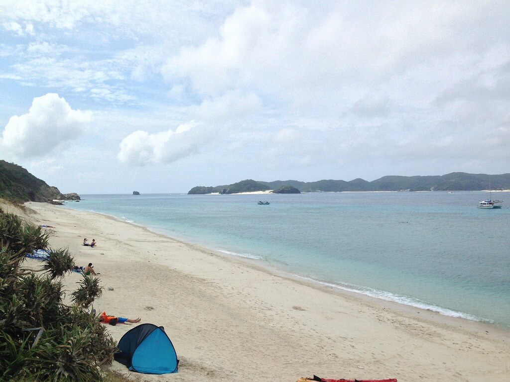 慶良間　阿嘉島　ビーチ　グルメ