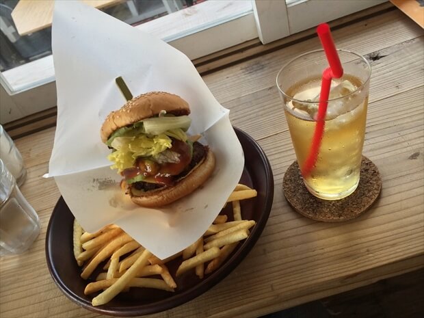 Okinawan  hamburger