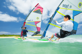小浜島で日本最大級のウィンドサーフィン大会が開催｜星野リゾートリゾナーレ小浜島