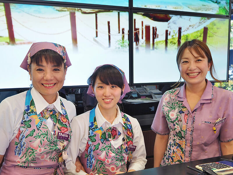 お菓子御殿　店員さん