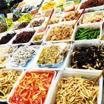 沖縄の食文化が一堂に集結！牧志公設市場レポート