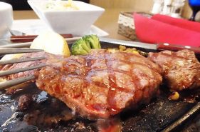 アメリカンテイスト漂う、 沖縄のおすすめステーキレストラン