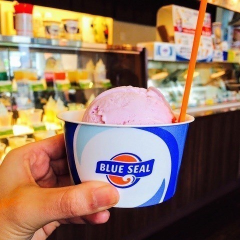 沖縄　アイスクリーム　ブルーシール　紅芋味