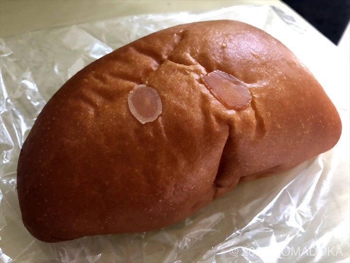 石垣島　パン屋 ishigakilabo　クリームパン