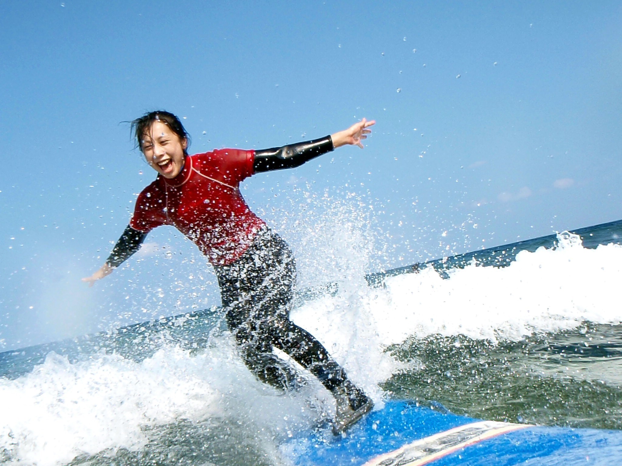 冲绳Labo Pass》在冲绳参加面向初学者冲浪教室吧｜玩乐冲绳