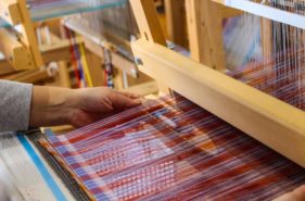 首里染織館suikara｜豊かな色彩が織りなす沖縄伝統の美しい布の物語の世界
