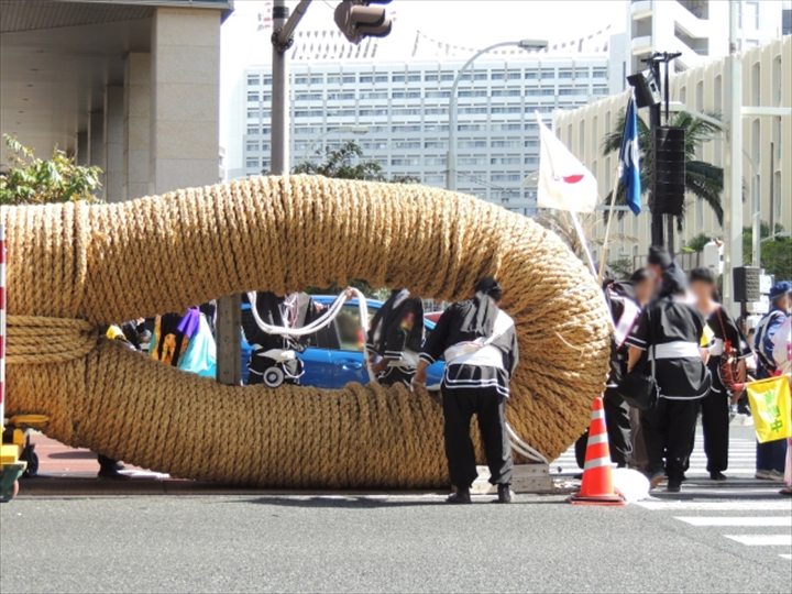 沖縄　綱引き
