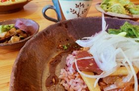 西表島ランチおすすめ11選｜地元ガイドが教えるエリア別の人気店と失敗しないコツ