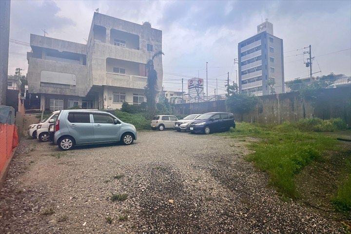 城紅型工房　駐車場