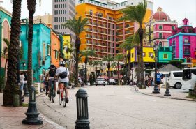 海辺をめぐる北谷サイクリング｜美浜アメリカンビレッジからアラハビーチへ